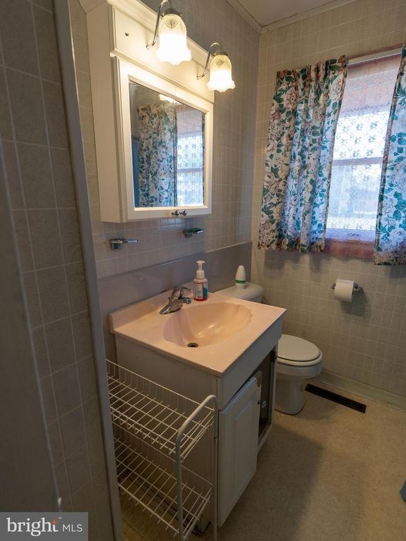 Image 29 of property listing at 24 CHARLES PL, Pennsville, NJ 08070