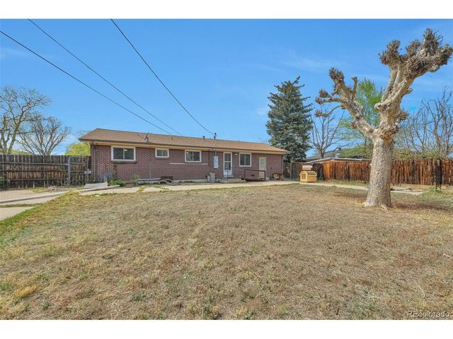 5718 Iris St, Arvada, CO 80002