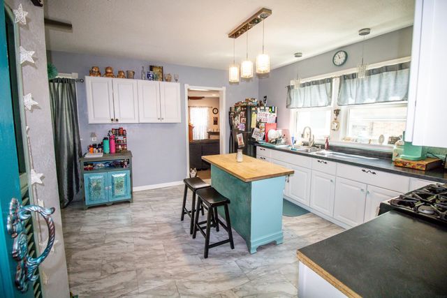 1127 Independence Avenue, Waterloo, IA 50703