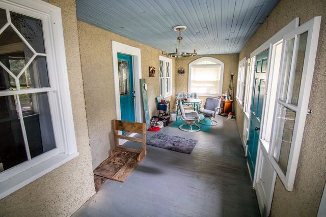 1127 Independence Avenue, Waterloo, IA 50703