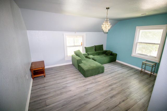 1127 Independence Avenue, Waterloo, IA 50703