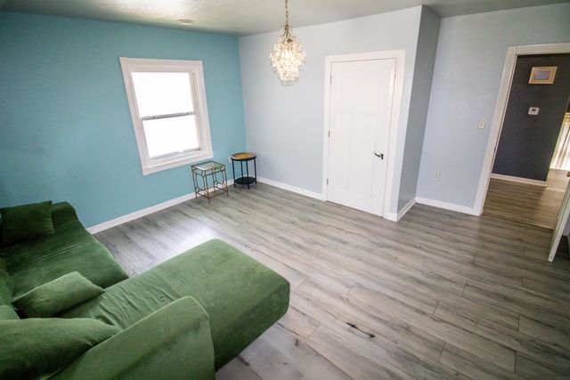 1127 Independence Avenue, Waterloo, IA 50703