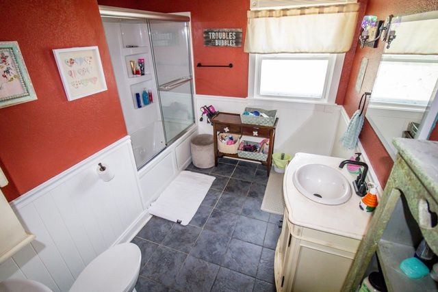 1127 Independence Avenue, Waterloo, IA 50703