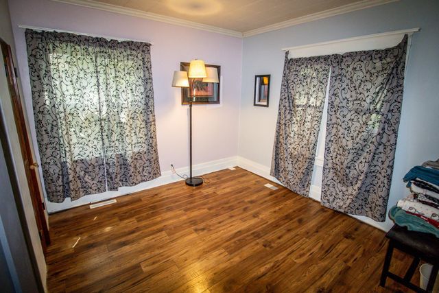 1127 Independence Avenue, Waterloo, IA 50703