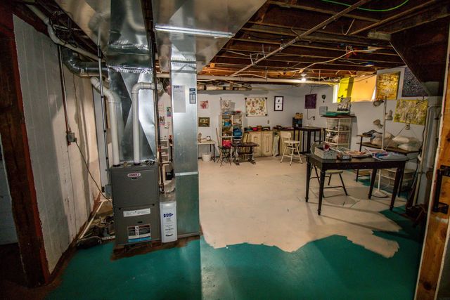 1127 Independence Avenue, Waterloo, IA 50703