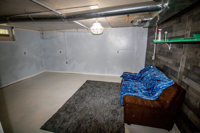 1127 Independence Avenue, Waterloo, IA 50703