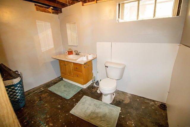 1127 Independence Avenue, Waterloo, IA 50703