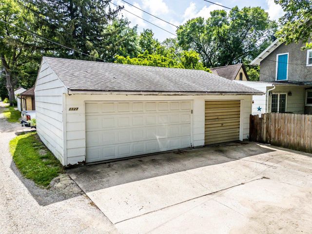 1127 Independence Avenue, Waterloo, IA 50703