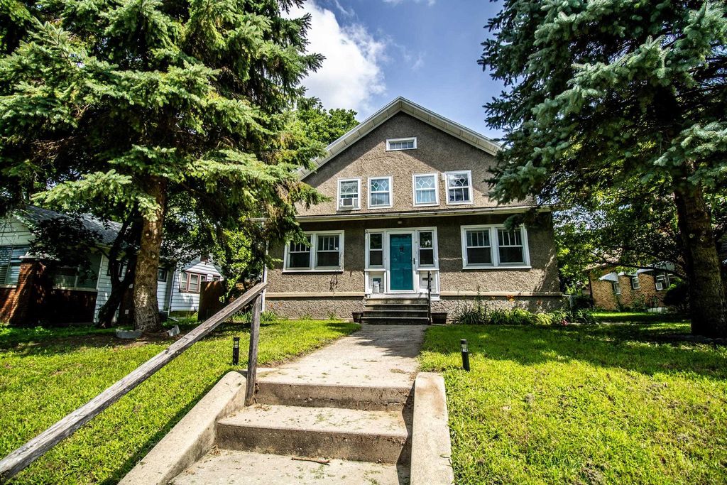 1127 Independence Avenue, Waterloo, IA 50703