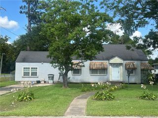 1101 Hunter Drive, Lake Charles, LA 70615