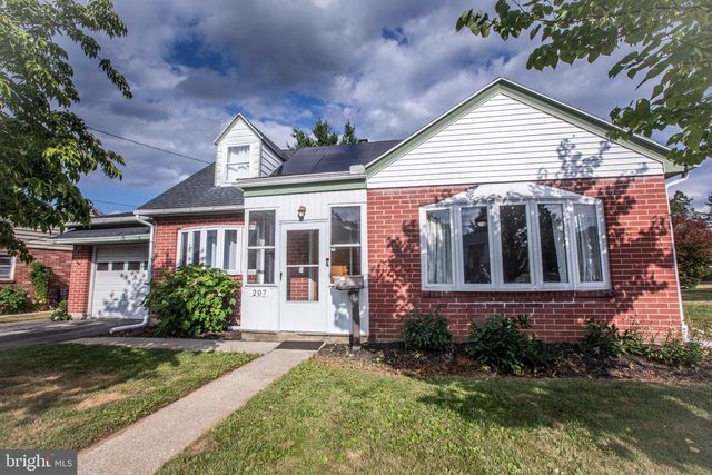 207 N LINDEN ST, Robesonia, PA 19551