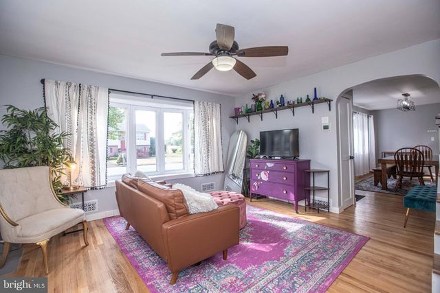 207 N LINDEN ST, Robesonia, PA 19551