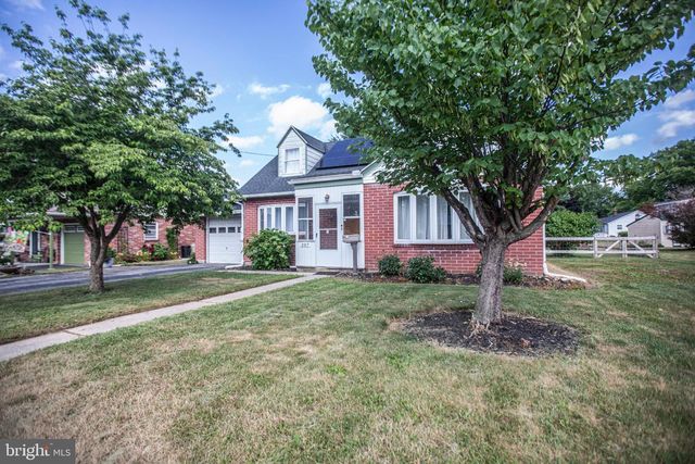 207 N LINDEN ST, Robesonia, PA 19551
