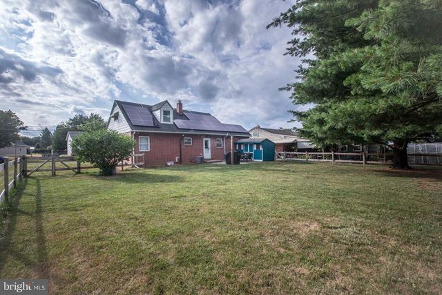 207 N LINDEN ST, Robesonia, PA 19551