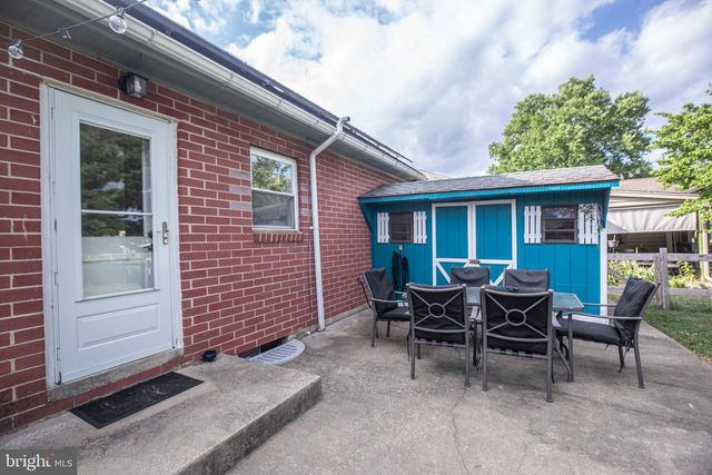 207 N LINDEN ST, Robesonia, PA 19551