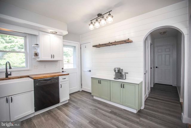 207 N LINDEN ST, Robesonia, PA 19551