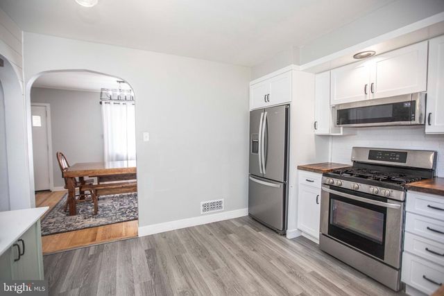 207 N LINDEN ST, Robesonia, PA 19551