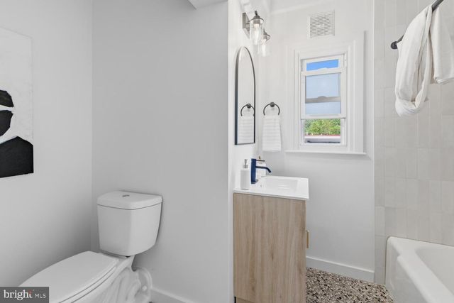 8107 GLADSTONE RD, Glenside, PA 19038