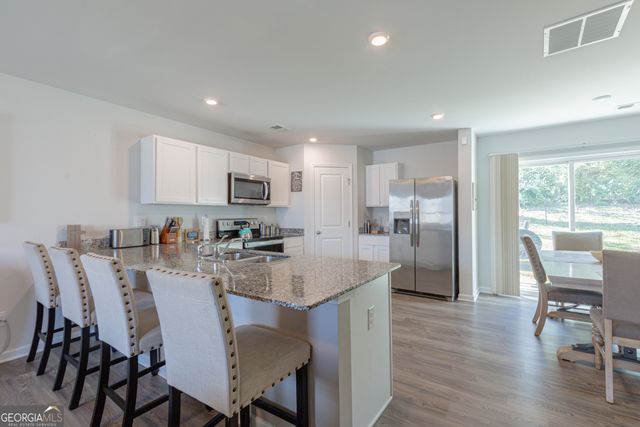 306 Duck Walk Way, Hogansville, GA 30230