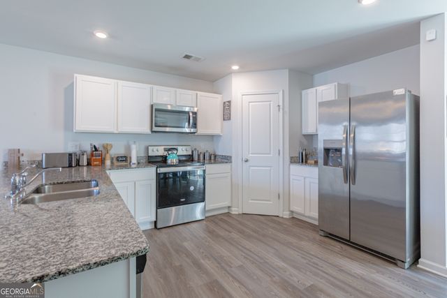 306 Duck Walk Way, Hogansville, GA 30230