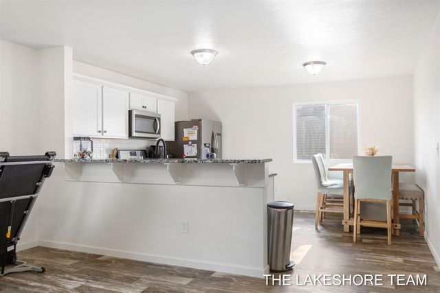 1211 Jayberry Drive, Holland, MI 49424