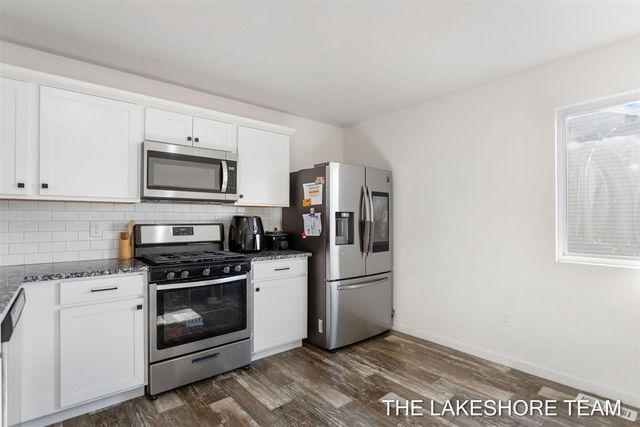 1211 Jayberry Drive, Holland, MI 49424