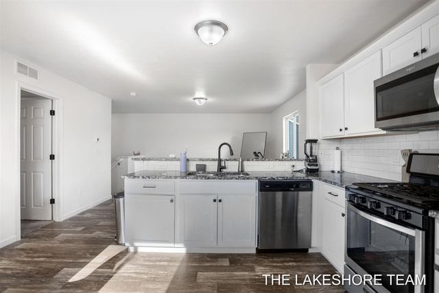 1211 Jayberry Drive, Holland, MI 49424