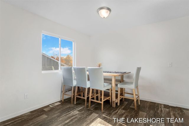 1211 Jayberry Drive, Holland, MI 49424