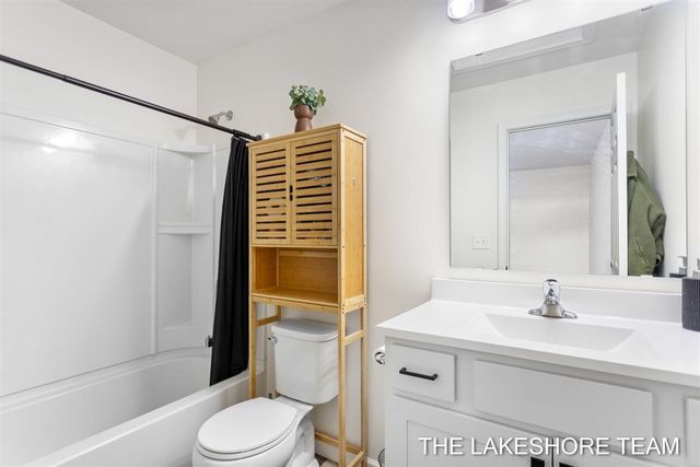 1211 Jayberry Drive, Holland, MI 49424