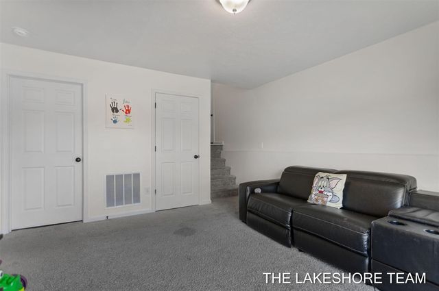 1211 Jayberry Drive, Holland, MI 49424