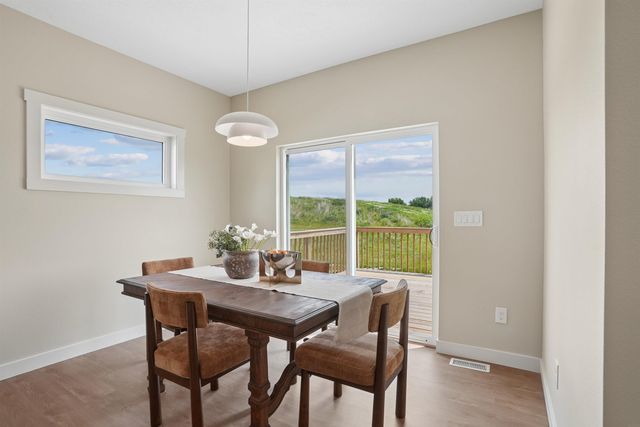 3732 Broomfield Drive, Cedar Falls, IA 50613