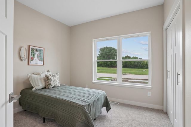 3732 Broomfield Drive, Cedar Falls, IA 50613