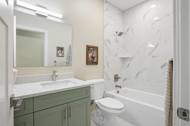3732 Broomfield Drive, Cedar Falls, IA 50613