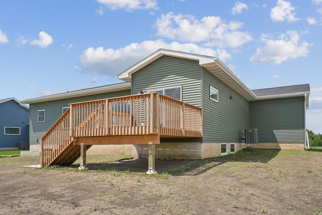 3732 Broomfield Drive, Cedar Falls, IA 50613