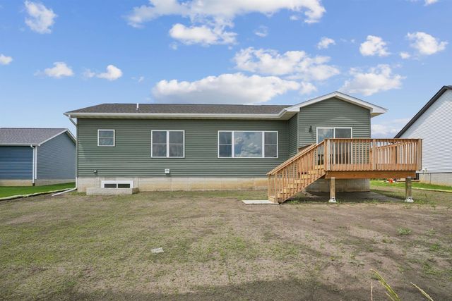3732 Broomfield Drive, Cedar Falls, IA 50613