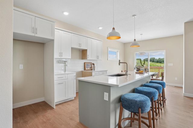 3732 Broomfield Drive, Cedar Falls, IA 50613