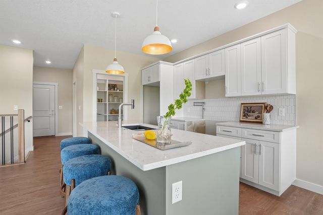 3732 Broomfield Drive, Cedar Falls, IA 50613