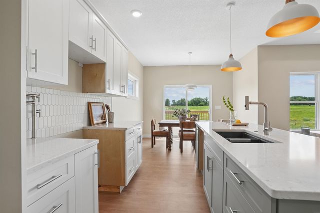 3732 Broomfield Drive, Cedar Falls, IA 50613