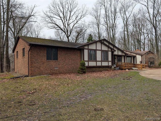 9345 Weber Road, Columbus, MI 48063