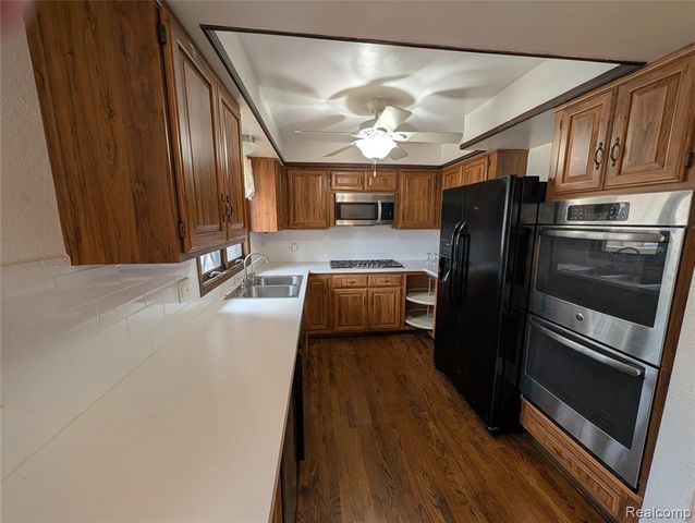 9345 Weber Road, Columbus, MI 48063