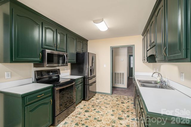 2316 Old NC 27 Highway, Mount Holly, NC 28120