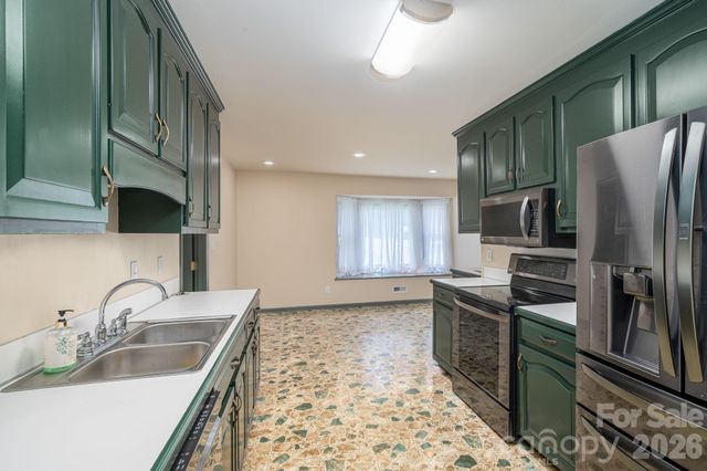 2316 Old NC 27 Highway, Mount Holly, NC 28120