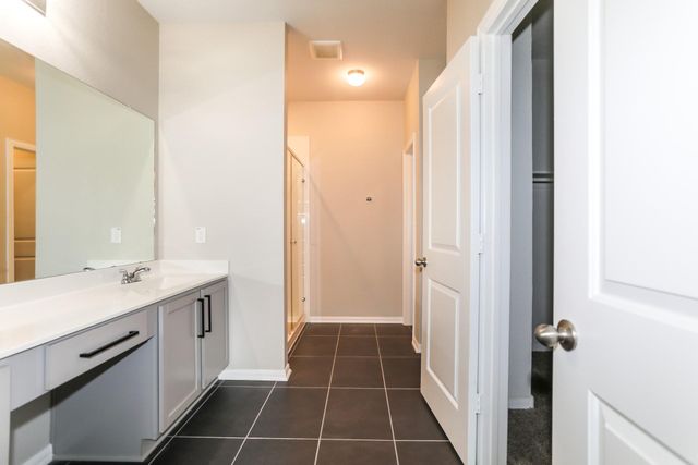 811 Steam Ridge Lane, Tomball, TX 77375