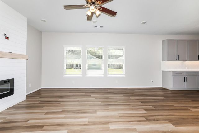 811 Steam Ridge Lane, Tomball, TX 77375