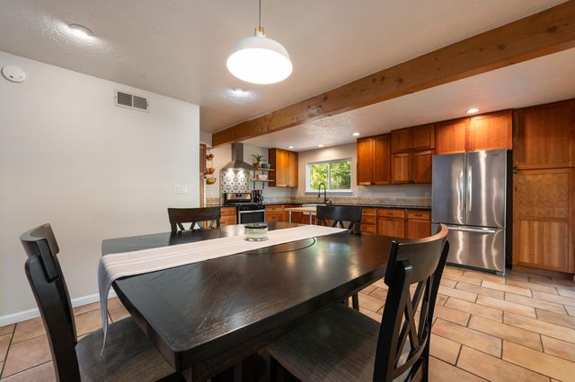 5812 Greenly Avenue NE, Albuquerque, NM 87111