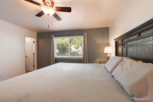 5812 Greenly Avenue NE, Albuquerque, NM 87111