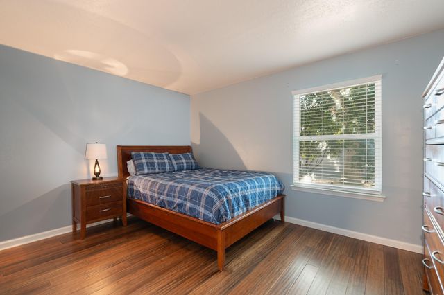 5812 Greenly Avenue NE, Albuquerque, NM 87111