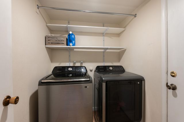 5812 Greenly Avenue NE, Albuquerque, NM 87111