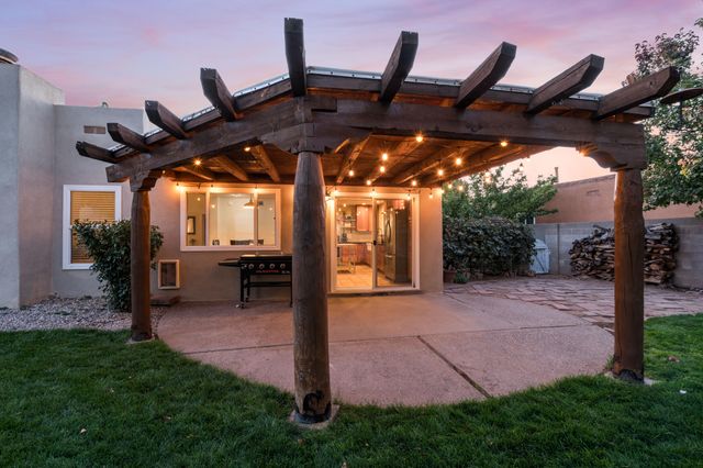 5812 Greenly Avenue NE, Albuquerque, NM 87111