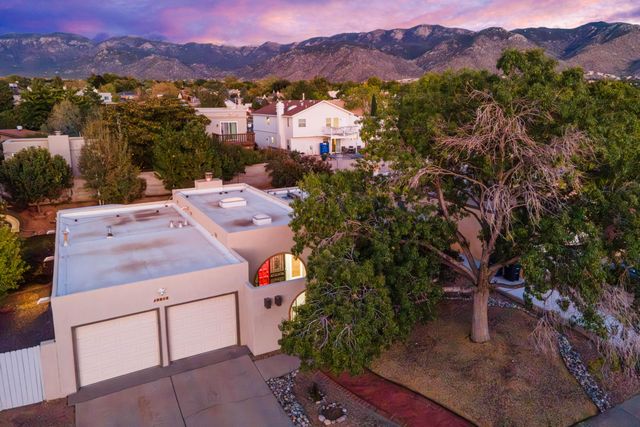 5812 Greenly Avenue NE, Albuquerque, NM 87111